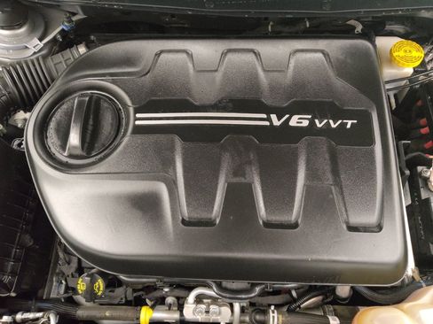 Used 2019 Jeep Cherokee Latitude Plus w/ Cold Weather Group image 30