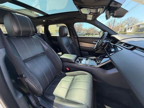 Used 2019 Land Rover Range Rover Velar R-Dynamic SE AWD/4WD image 13