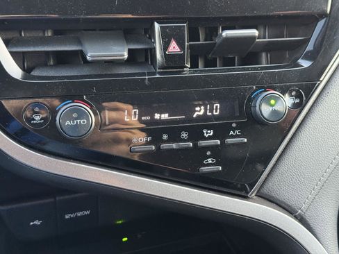 Used 2022 Toyota Camry XSE image 16