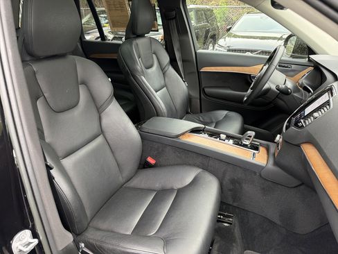 Certified 2023 Volvo XC90 T8 Plus w/ Protection Package Premier image 35