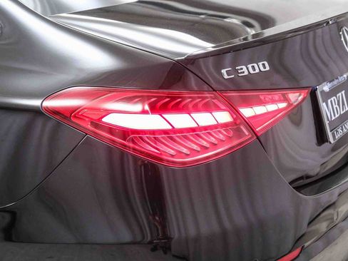 Used 2022 Mercedes-Benz C 300 Sedan image 7