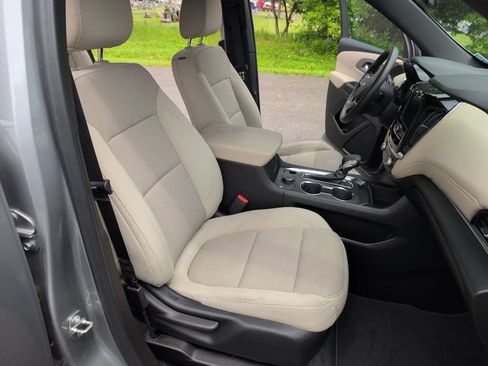 Used 2023 Chevrolet Traverse LS AWD/4WD image 16