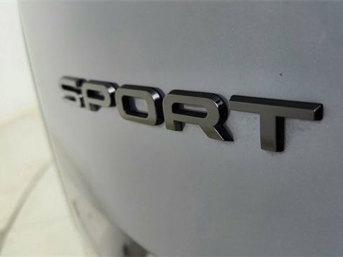 Used 2025 Land Rover Range Rover Sport Dynamic SE image 17