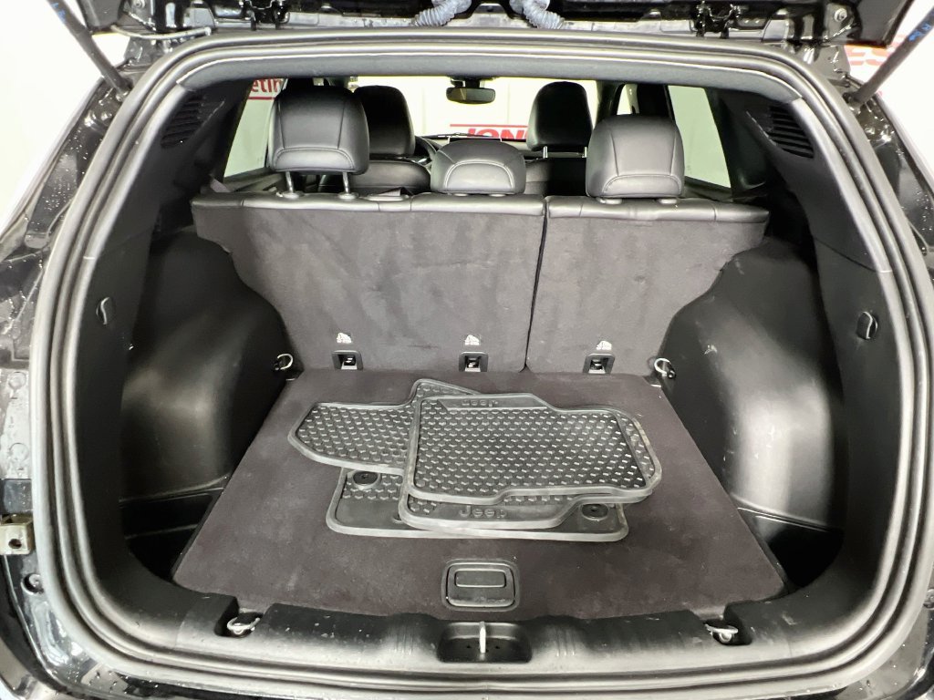 Used 2023 Jeep Compass Latitude AWD/4WD image 27