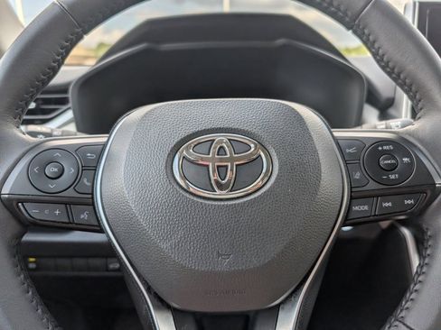 Used 2025 Toyota RAV4 XLE Premium image 18
