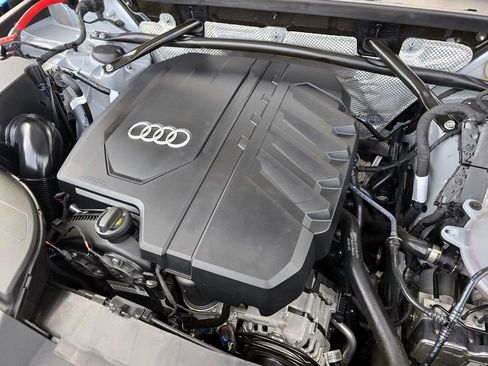 Used 2025 Audi Q5 2.0T Premium image 8