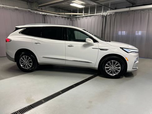Used 2023 Buick Enclave Essence FWD image 8