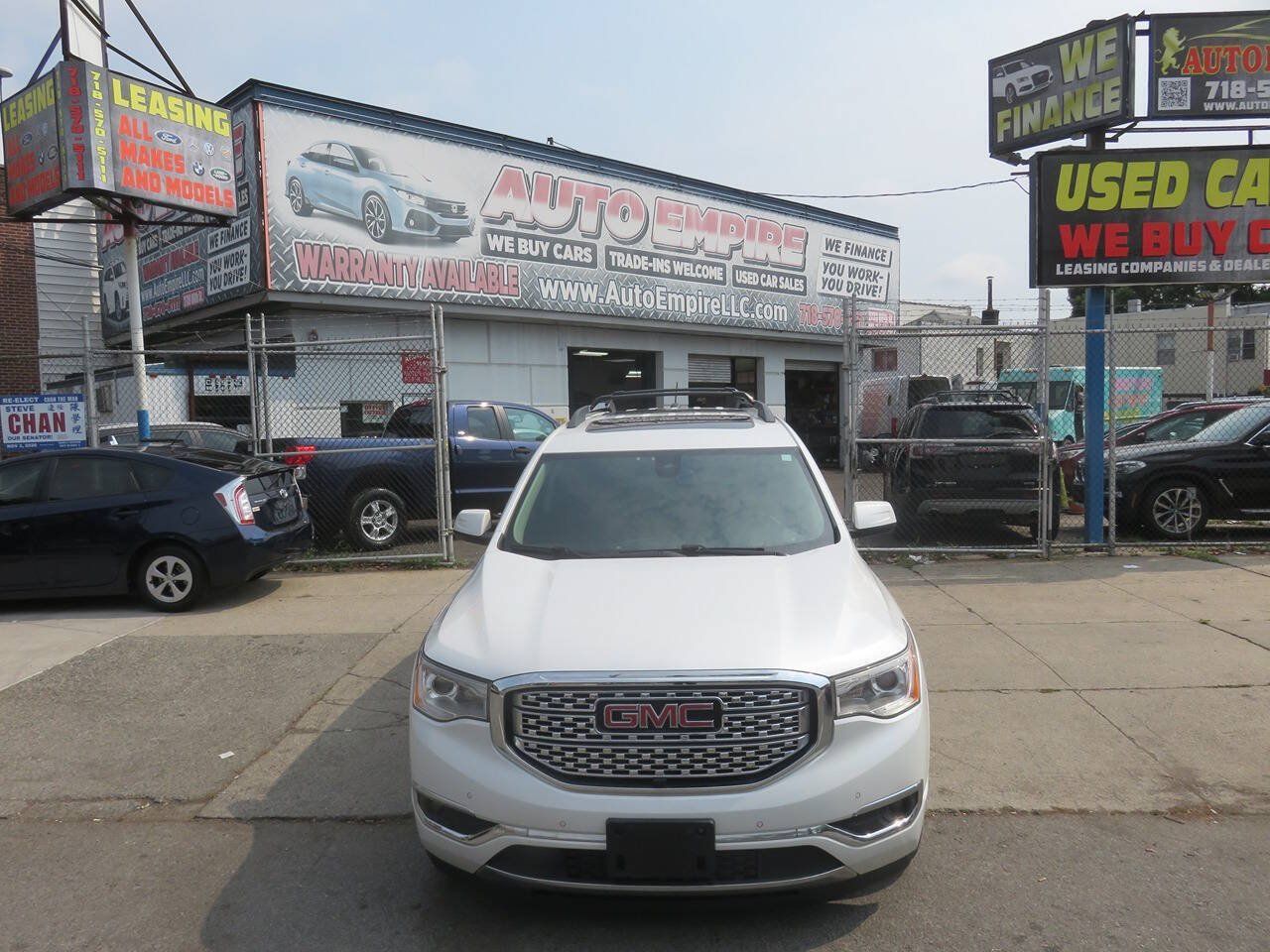 Used 2019 GMC Acadia Denali w/ Technology Package AWD/4WD image 6