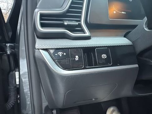 Used 2024 Kia Sportage LX image 14