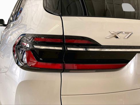 Used 2023 BMW X7 xDrive40i w/ Executive Package AWD/4WD image 26