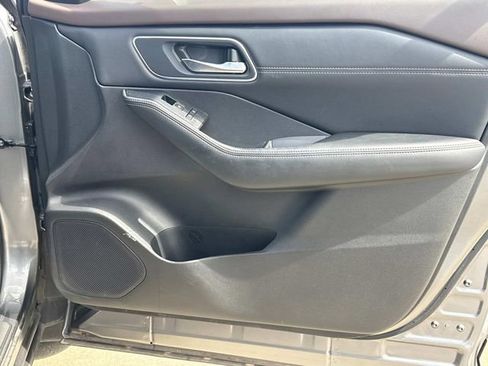 Used 2023 Nissan Rogue Platinum w/ Platinum Premium Package FWD image 21