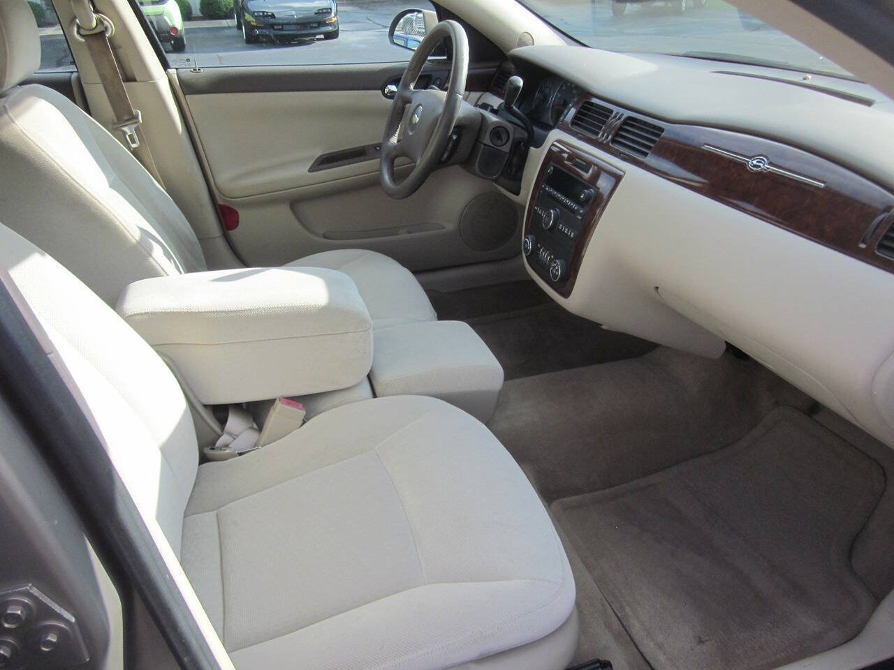 Used 2006 Chevrolet Impala LT w/ Preferred Equipment Group FWD image 14