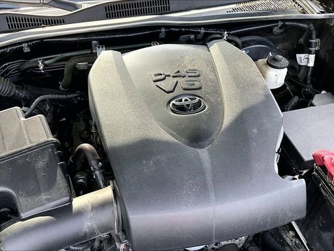 Used 2021 Toyota Tacoma SR5 AWD/4WD image 32
