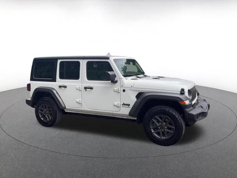 Used 2025 Jeep Wrangler Sport S AWD/4WD image 2