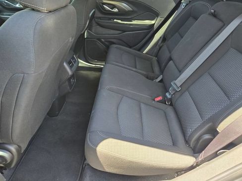 Used 2024 GMC Terrain SLE AWD/4WD image 10