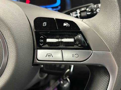 Used 2024 Hyundai Elantra SE image 43