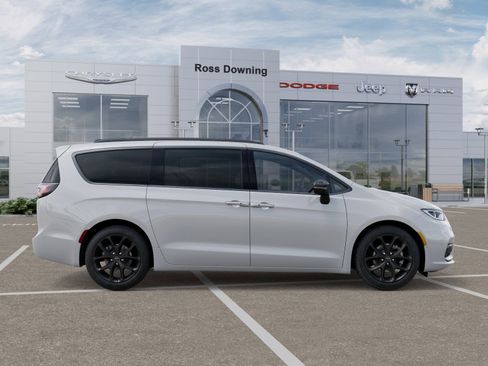 New 2026 Chrysler Pacifica Limited w/ S Appearance Package FWD image 21
