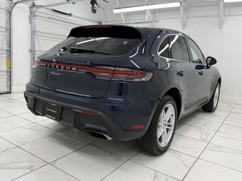 Certified 2022 Porsche Macan image 12