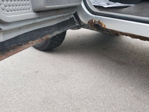 Used 2001 Ford Excursion XLT image 11