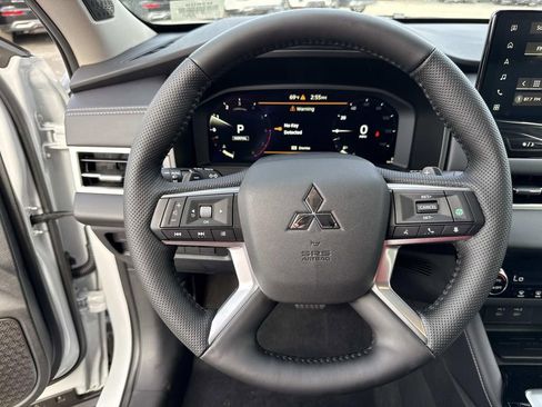 New 2026 Mitsubishi Outlander SE FWD image 39