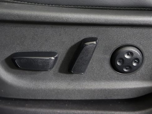 Used 2024 Nissan Ariya AWD image 37
