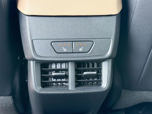 Used 2025 Chevrolet Equinox ACTIV w/ Convenience Package III AWD/4WD image 21