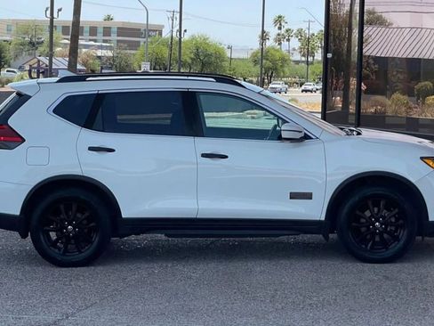 Used 2017 Nissan Rogue SV image 19