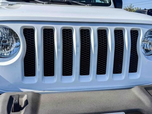Used 2022 Jeep Wrangler Sport AWD/4WD image 5