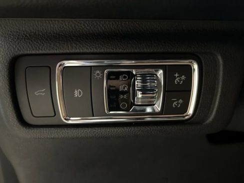 Used 2020 Lincoln Corsair Reserve w/ Equipment Group 202A image 22