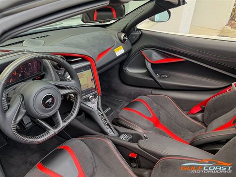 Used 2021 McLaren 720S Performance RWD image 16
