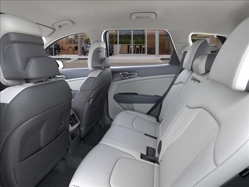 New 2025 Kia Sportage EX image 18