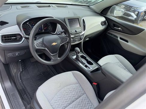 Used 2022 Chevrolet Equinox LS w/ LS Convenience Package image 5