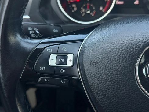 Used 2019 Volkswagen Tiguan SE FWD image 17