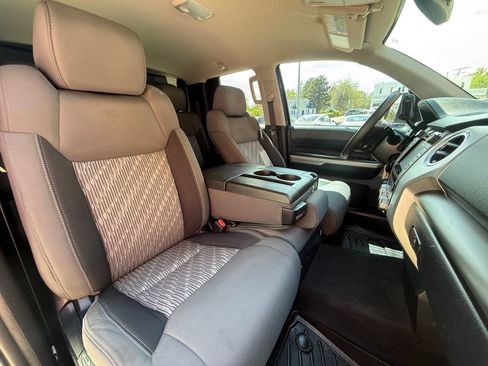 Used 2019 Toyota Tundra SR5 AWD/4WD image 4