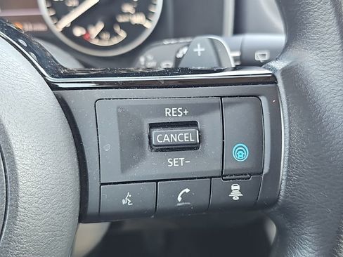 Used 2023 Nissan Rogue SV AWD/4WD image 11