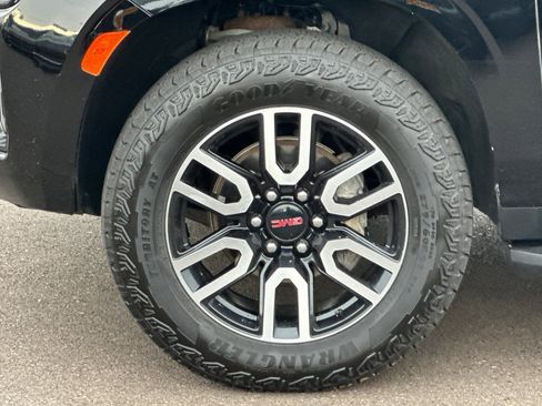 Used 2024 GMC Yukon AT4 image 24
