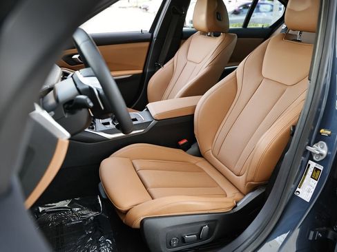 Used 2025 BMW 330i Sedan w/ M Sport Package RWD image 21