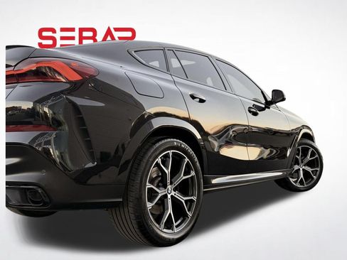 Used 2022 BMW X6 xDrive40i w/ M Sport Package AWD/4WD image 3