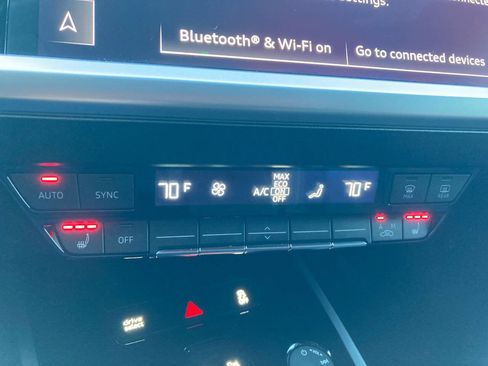 Used 2023 Audi Q4 e-tron Premium Plus w/ Premium Plus image 16