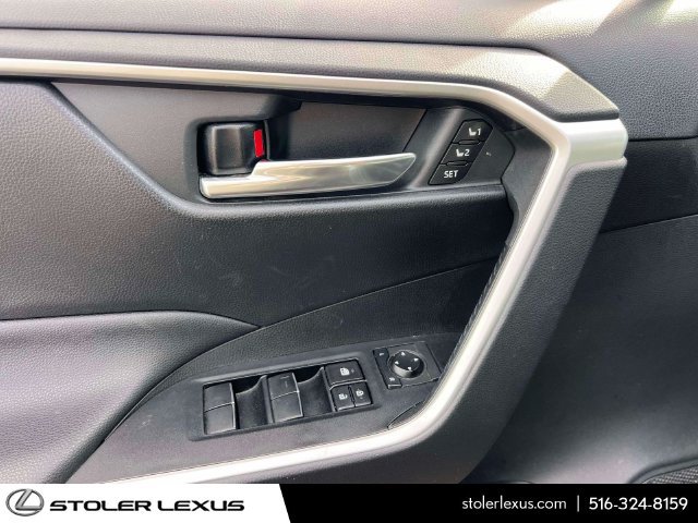 Used 2020 Toyota RAV4 XLE Premium AWD/4WD image 18