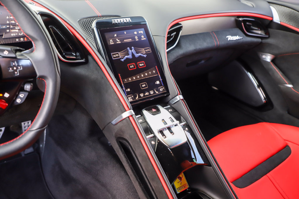 Certified 2025 Ferrari Roma Spider RWD image 20