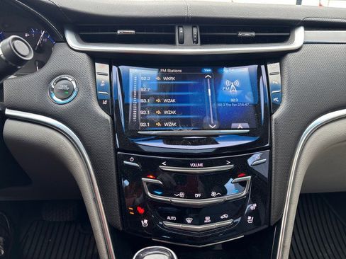 Used 2014 Cadillac XTS Luxury w/ Driver Awareness Package image 14