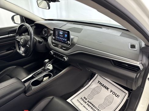 Used 2023 Nissan Altima 2.5 SR image 14