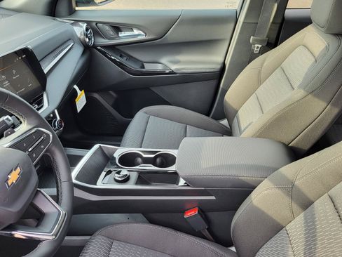 New 2026 Chevrolet Equinox LT w/ Safety and Technology Package FWD image 19