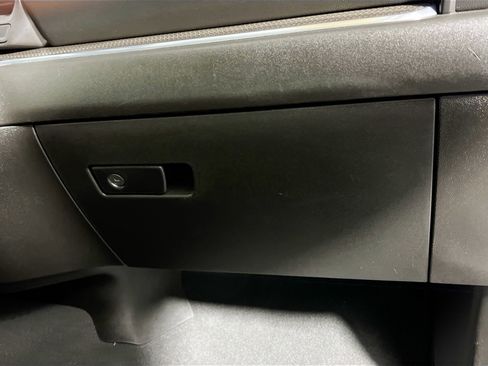 Used 2025 Chevrolet Silverado 1500 LT image 35