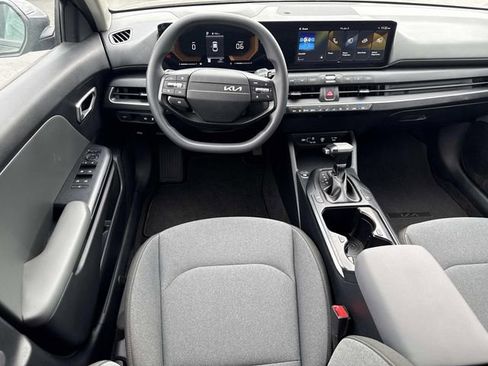 Used 2025 Kia K4 FWD image 5