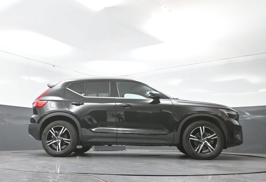 Used 2025 Volvo XC40 B5 Core AWD/4WD image 50