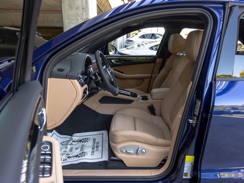 New 2026 Porsche Macan AWD/4WD image 25