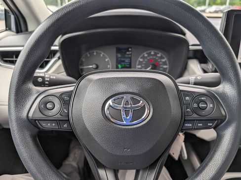 Used 2023 Toyota Corolla Cross L FWD image 23