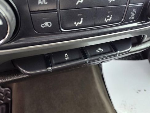 Used 2016 Chevrolet Silverado 2500 LT w/ LT Convenience Package image 19